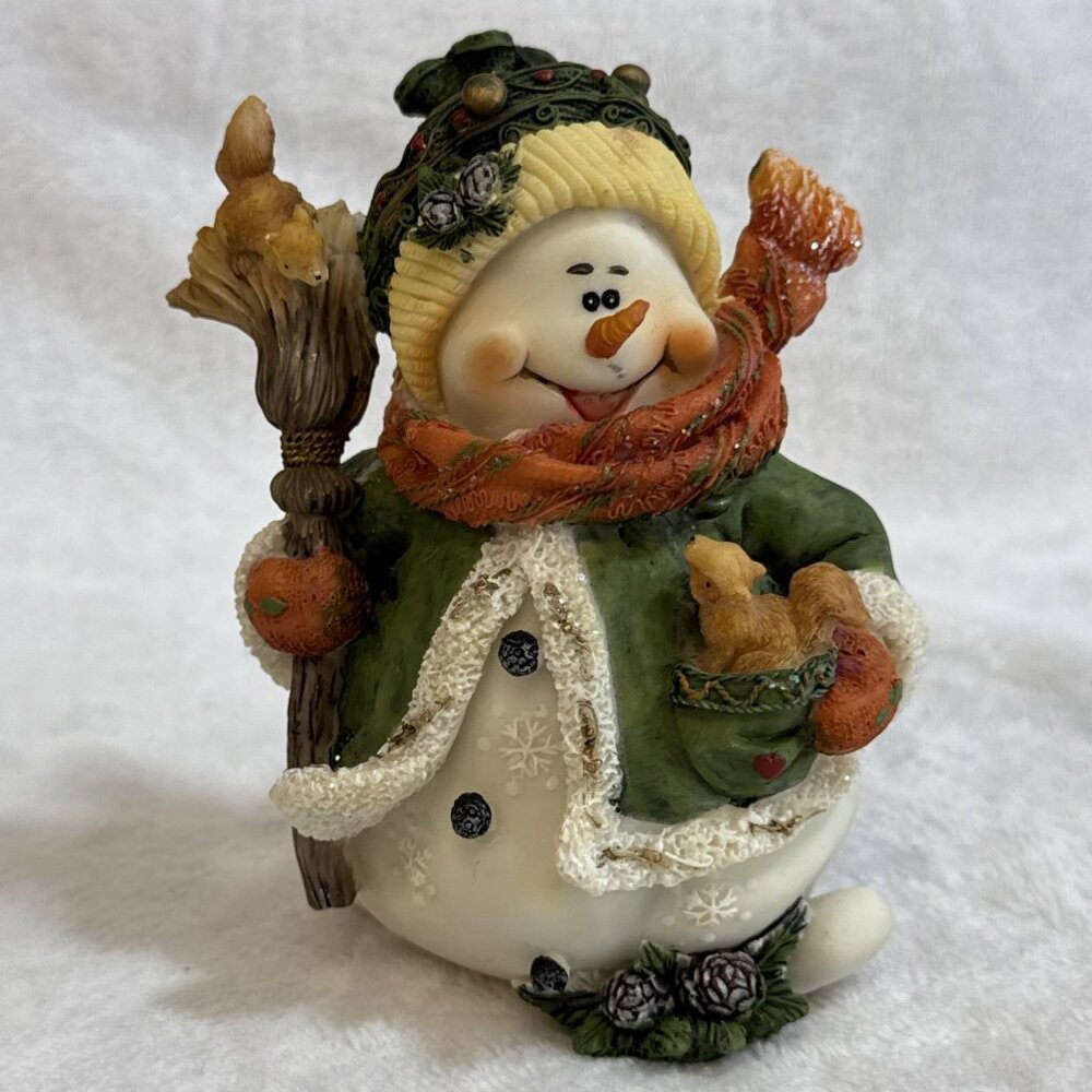 Woodland Snowman Resin Figurine Winter Statue Christmas Squirrel‎ Accents